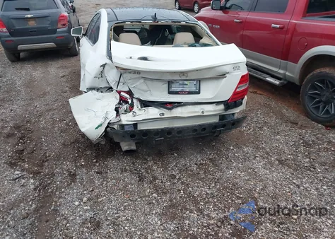 2012 Mercedes-Benz C 250 из США, поврежденный, VIN WDDGJ4HB4CF923775